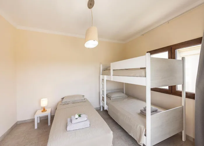 Villa Sunnyvillas: 4br Seafront Villa*private Pool*bw44 *